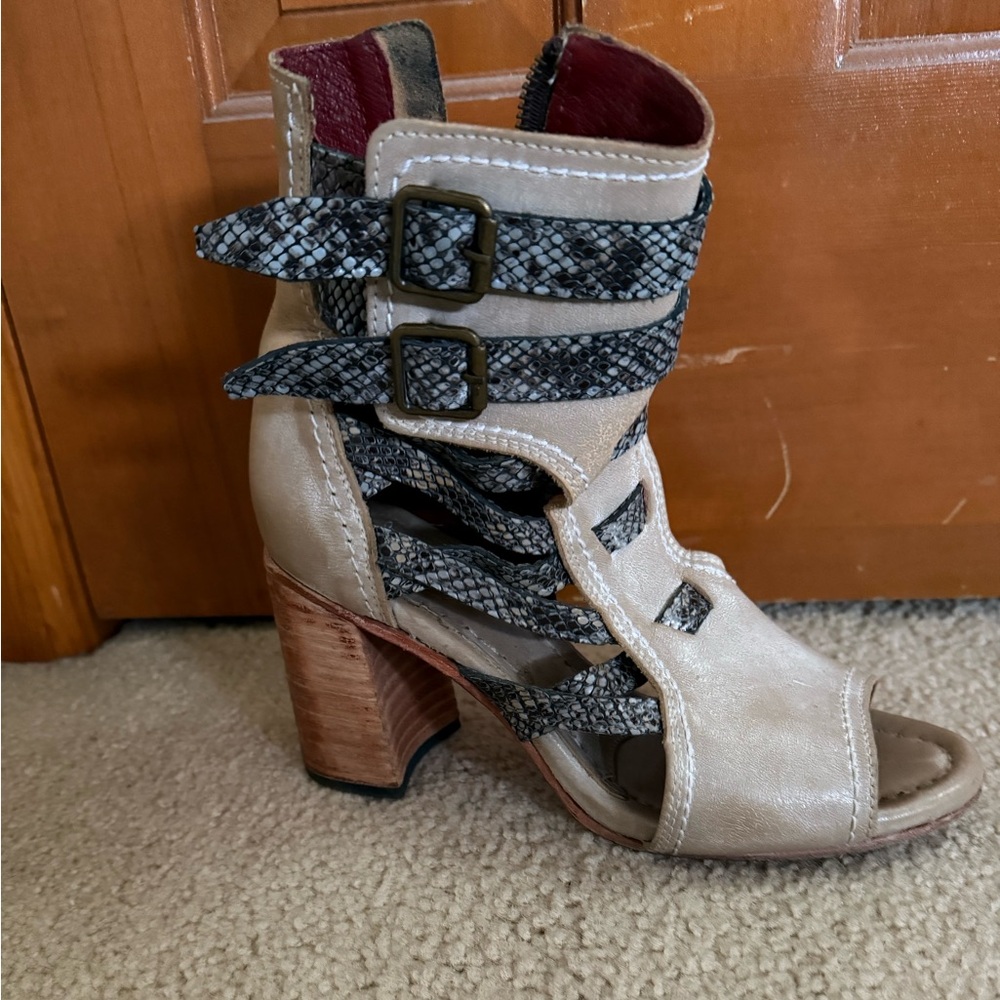 Tara Freebird Sandals